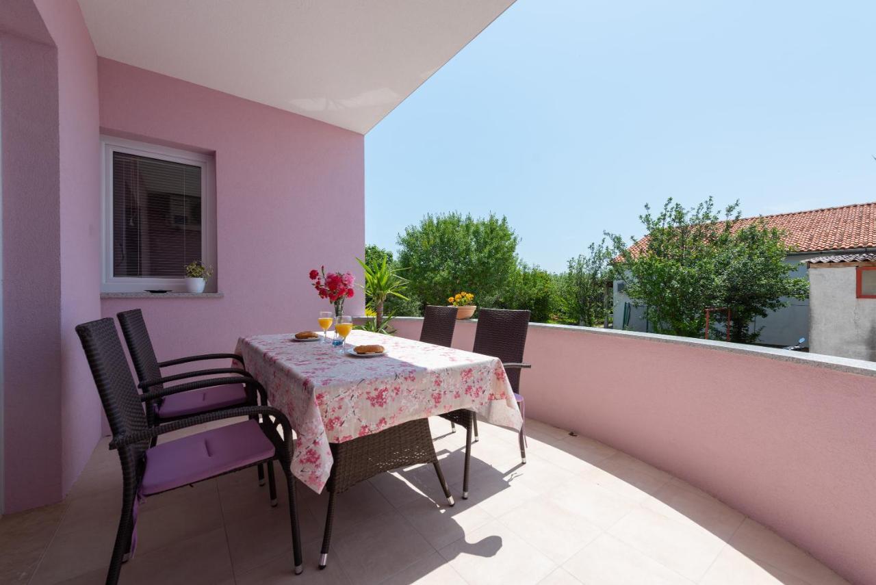 Luxury Apartment With Garden Jacuzzi And Wellness Trogir Exterior photo