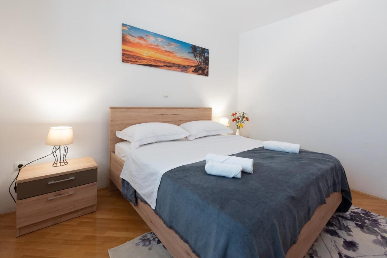 Luxury Apartment With Garden Jacuzzi And Wellness Trogir Exterior photo